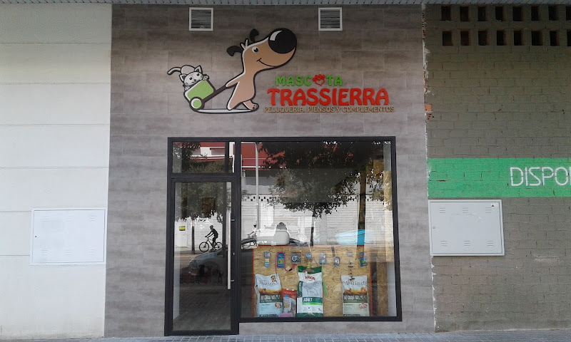 Mascota Trassierra. Peluquería Canina, Piensos Y Complementos