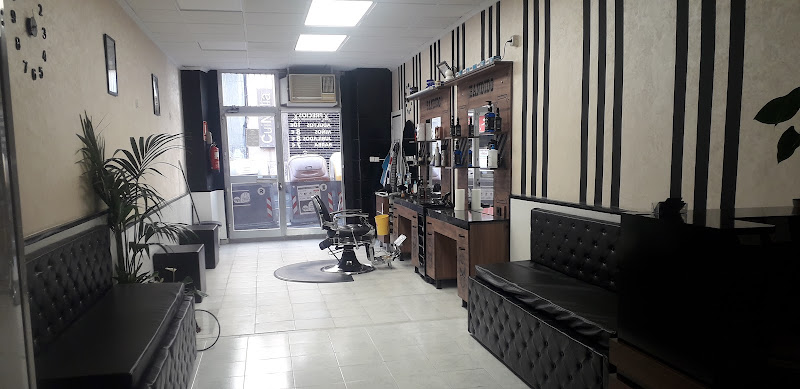 Negocio Peluqueria Las Piramides